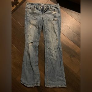 American Eagle size 6  stretch favorite boyfriend jeans. SUPER SOFT.